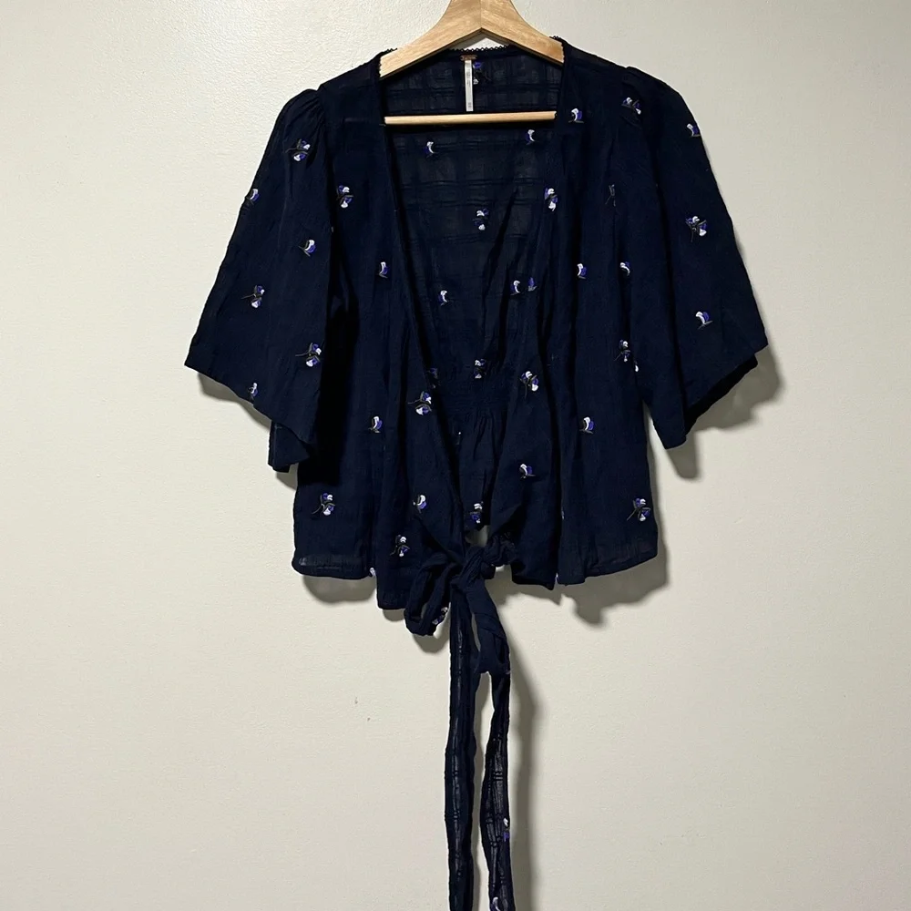 Free People XS Navy Blue Embroidered Wrap Blouse – Cotton, Boho Floral Tie Front - Picture 3 of 13